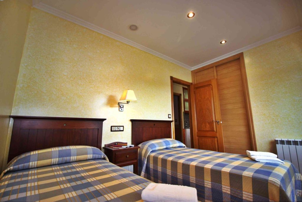 Apartamentos Rozavella en Grove, O — foto 22