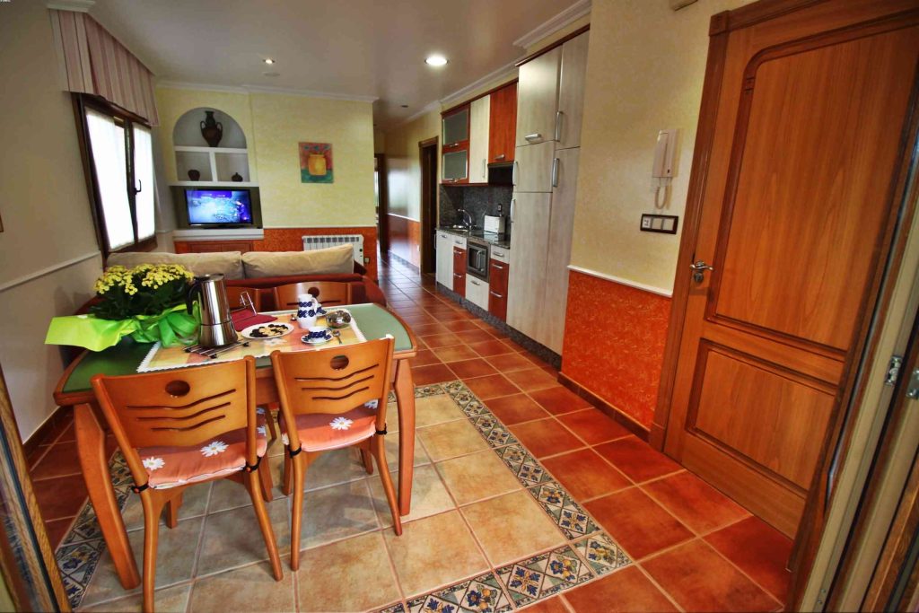 Apartamentos Rozavella en Grove, O — foto 23